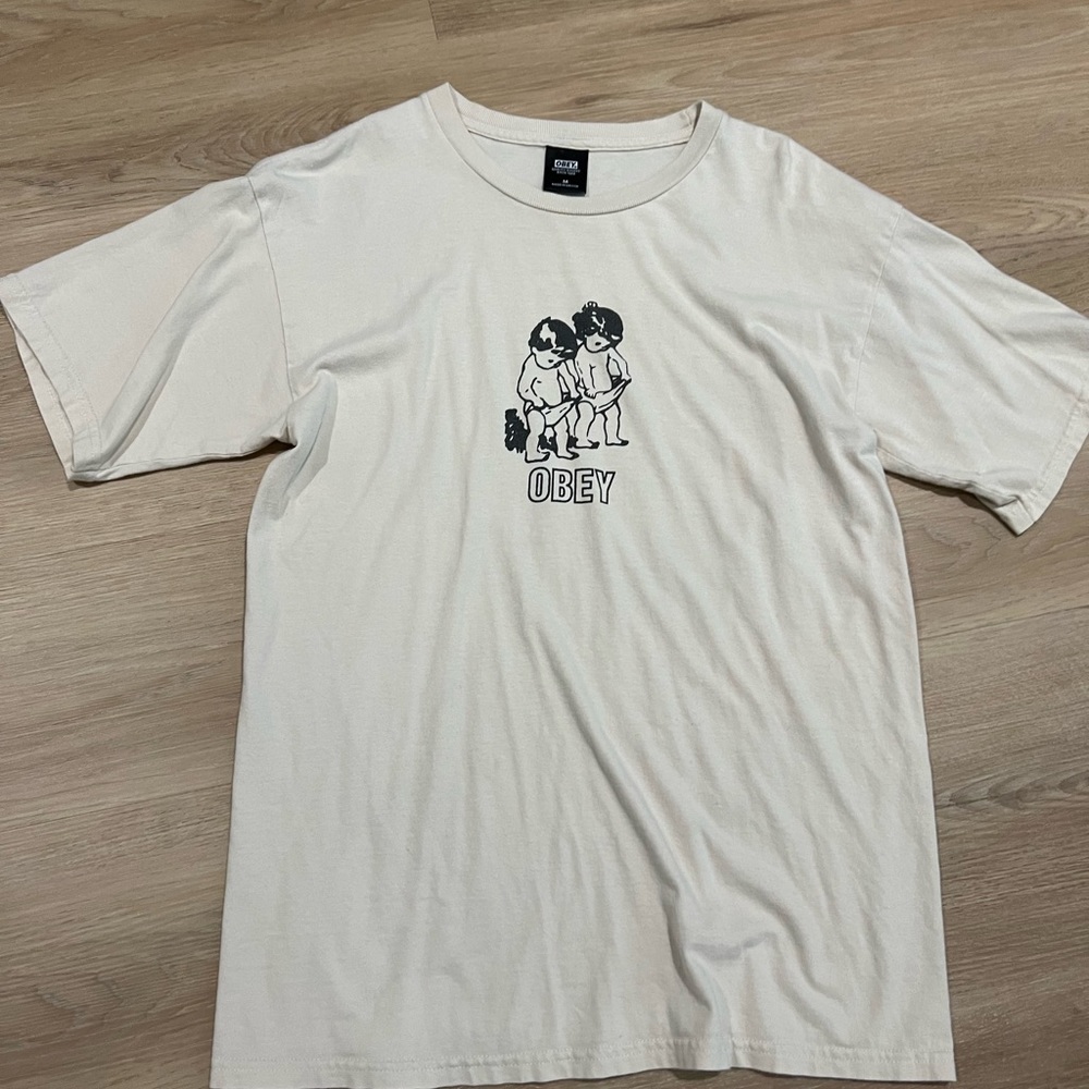 Obey tshirt